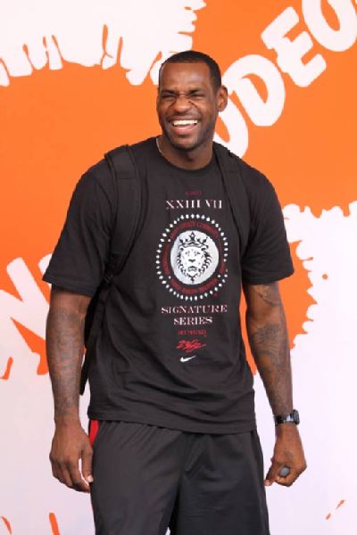 图片报：虽然脚踝疼痛感依然强烈，但基米希想带伤出战阿森纳（图片报：脚踝仍剧痛，基米希仍欲带伤出战阿森纳）