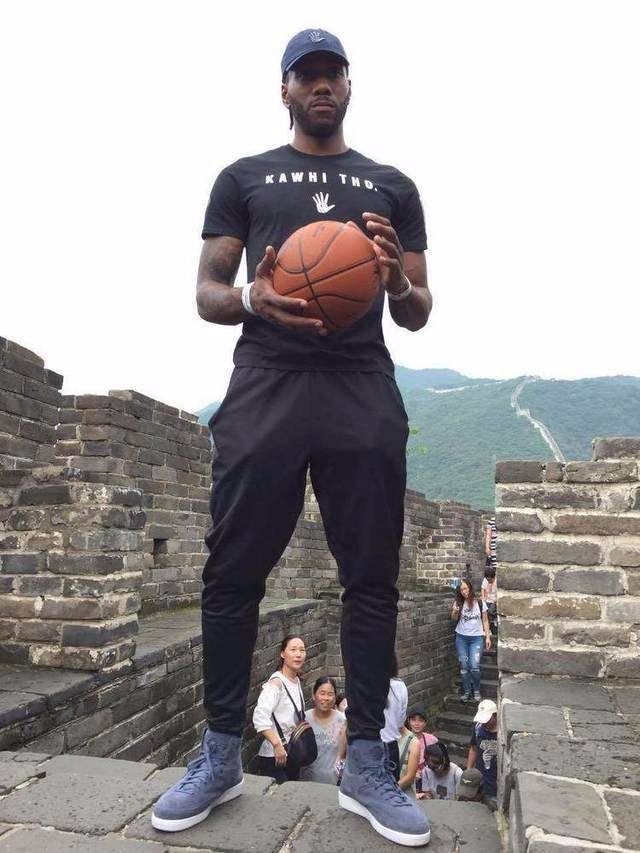 意甲登顶！让2追3 米兰3-2客胜都灵反超两强 普利西奇替补双响（逆转登顶意甲！米兰客场3-2击退都灵反超双雄 普利西奇替补梅开二度）