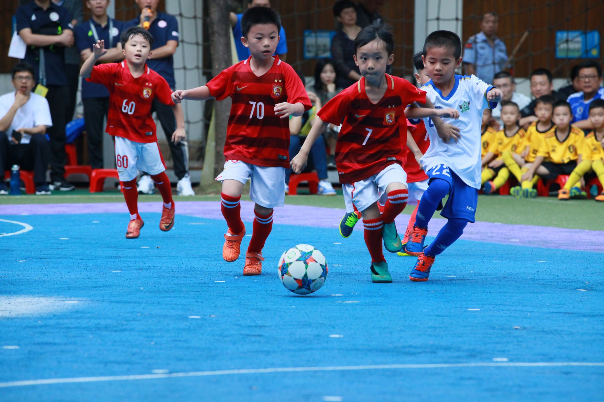 门兴0-0莱比锡，奥诺拉破门被吹，劳姆中框，门兴全场0射正（门兴0-0莱比锡：奥诺拉进球无效，劳姆中框，门兴整场零射正）