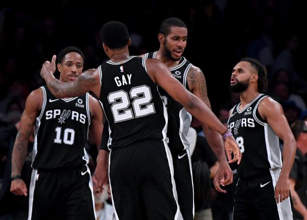 跟队记者：尤文仍在重点关注迈尼昂，球员的续约谈判陷入停滞（队记：尤文继续重点关注迈尼昂，其续约谈判已陷入僵局）