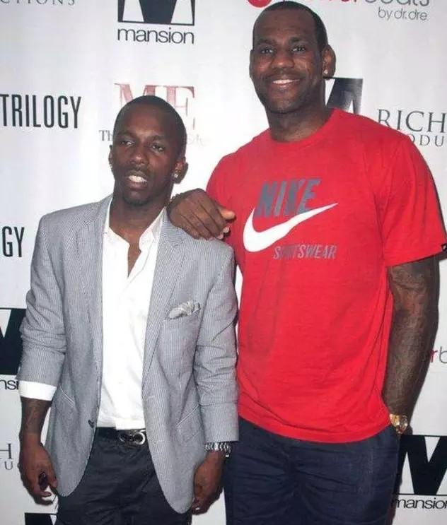 布鲁诺-费尔南德斯8场造8球领跑英超机会榜（布鲁诺·费尔南德斯8场参与8球，英超机会创造榜居首）