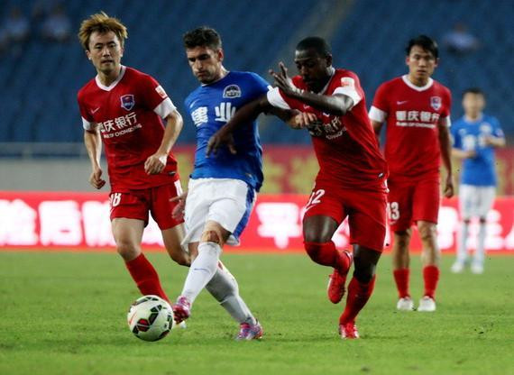 英超战报：维卡里奥送礼，库杜斯破门难救主，热刺1-2富勒姆（英超赛况：维卡里奥失误成祸端，库杜斯破门无力回天，热刺1-2不敌富勒姆）