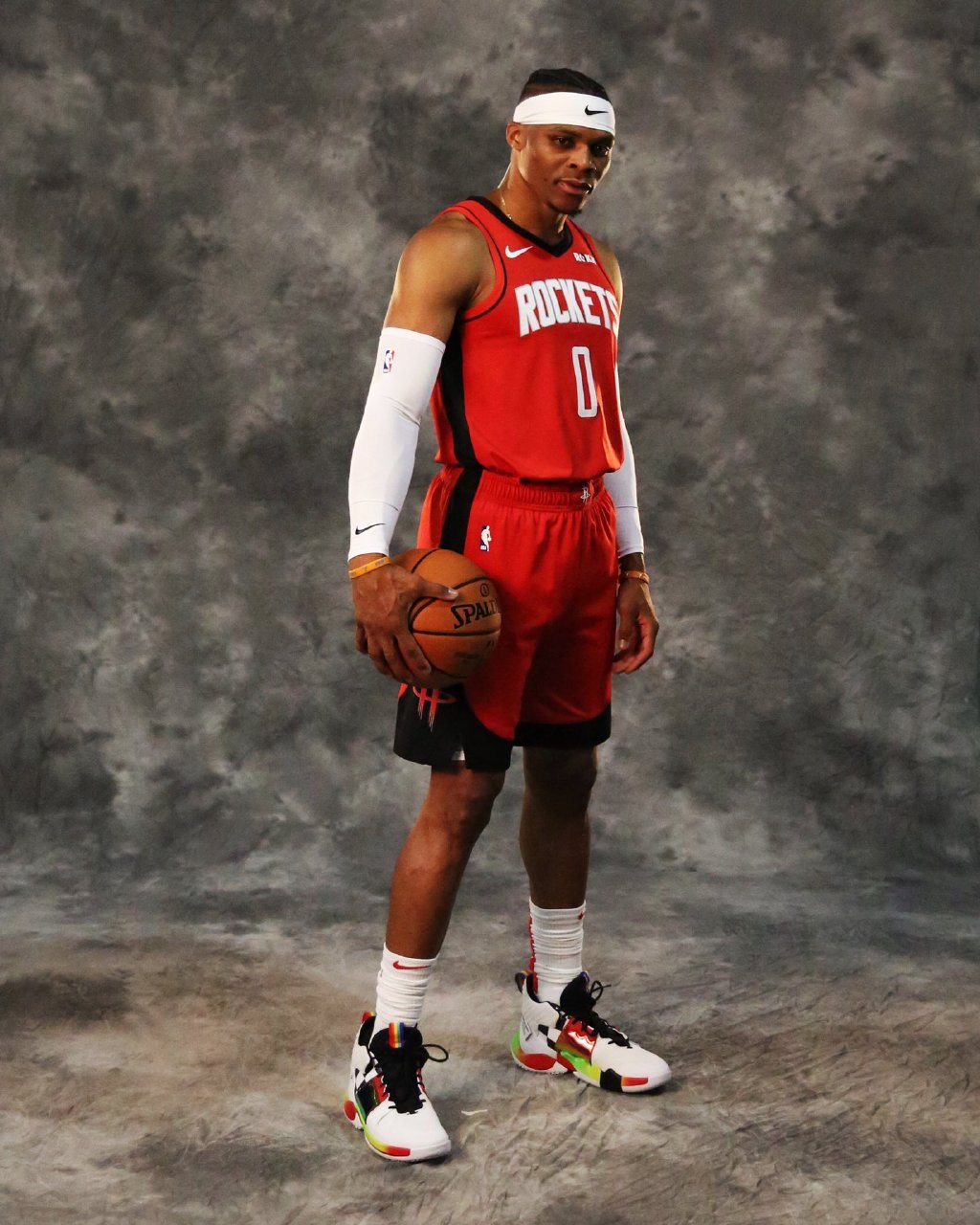 自掏腰包也要来？曝26岁巴西铁腰加盟泰山在即，中场硬度直接升级（曝26岁巴西后腰将签约泰山：或自费成行，中场硬度即时升级）