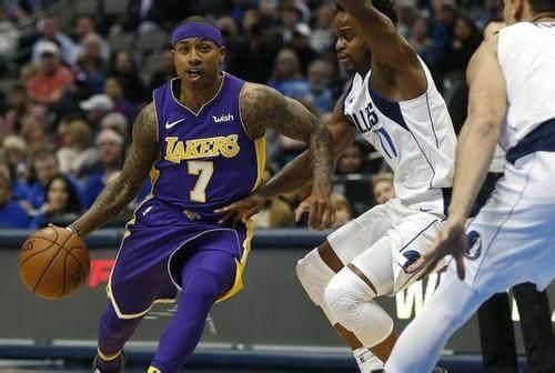 决战时刻梦游！康宁汉姆15中5得到17分7篮板7助攻（关键时刻低迷，康宁汉姆15投5中拿下17分7篮板7助攻）