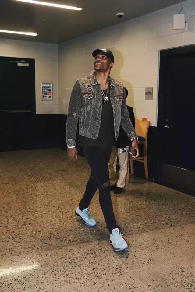 赖特透露曾给贝林发信息支持他：我会确保自己站在你这一边（赖特称曾发信息力挺贝林：我会一直站在你这边）