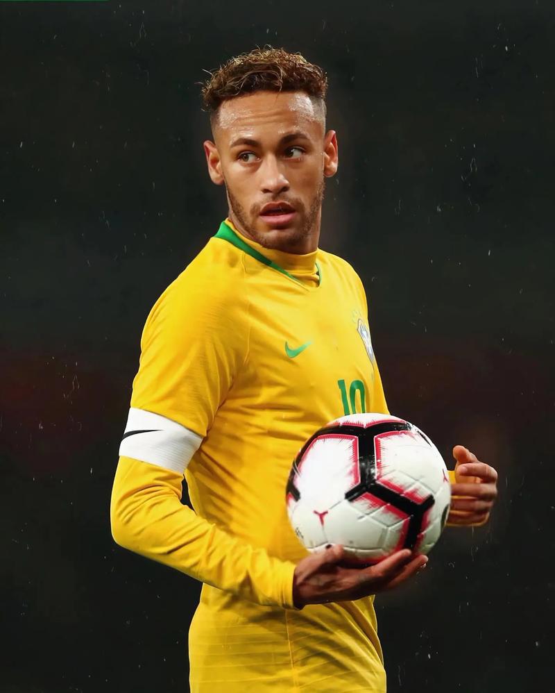 曼联拉什福德末段绝杀狼队（拉什福德终场前绝杀，曼联力克狼队）