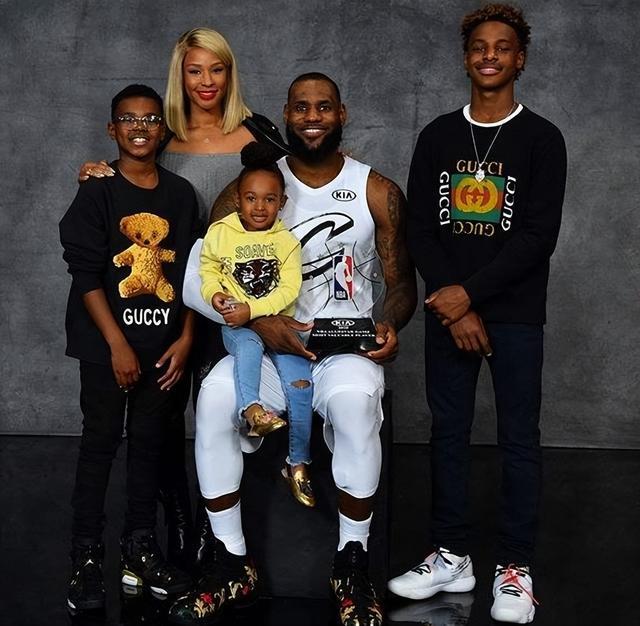 收获亚冠客场首分，杨明洋：继续努力继续拼（亚冠客场首分到手，杨明洋：仍将继续努力拼搏）