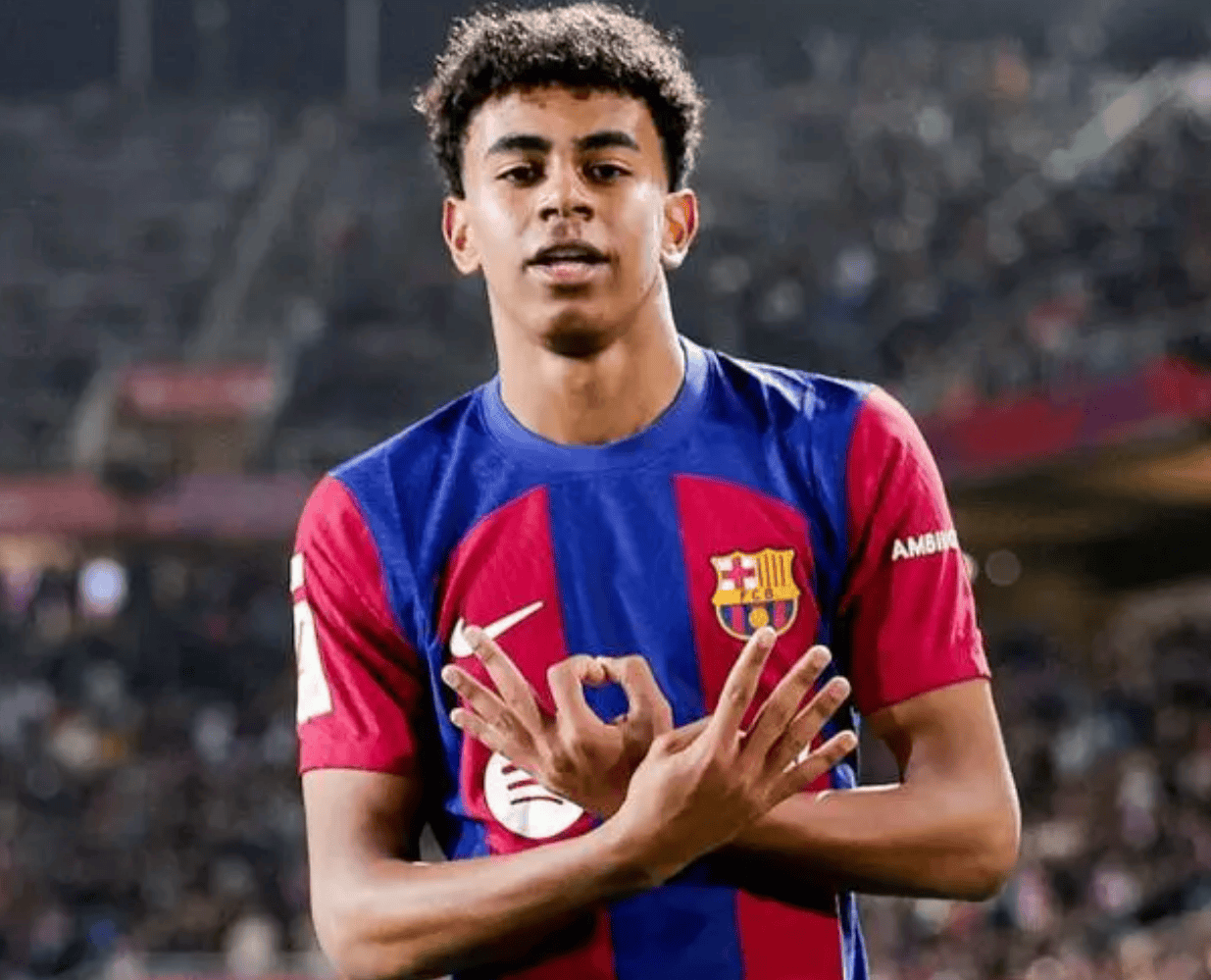 澳超半场：维迪奇补时扳平，奥克兰FC暂1-1布里斯班狮吼（澳超半场战报：维迪奇补时扳平，奥克兰FC暂与布里斯班狮吼1-1）