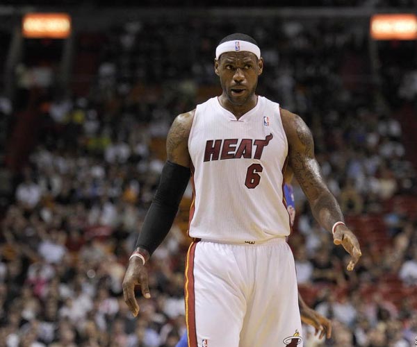 封神！62岁穆帅2射正绞杀64%控球，皇马决定欧冠生死？（62岁穆帅神级逆袭：2次射正克制64%控球，皇马将左右欧冠生死？）