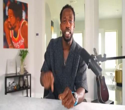 门将关键扑救锁定胜利（门将神扑定胜局）