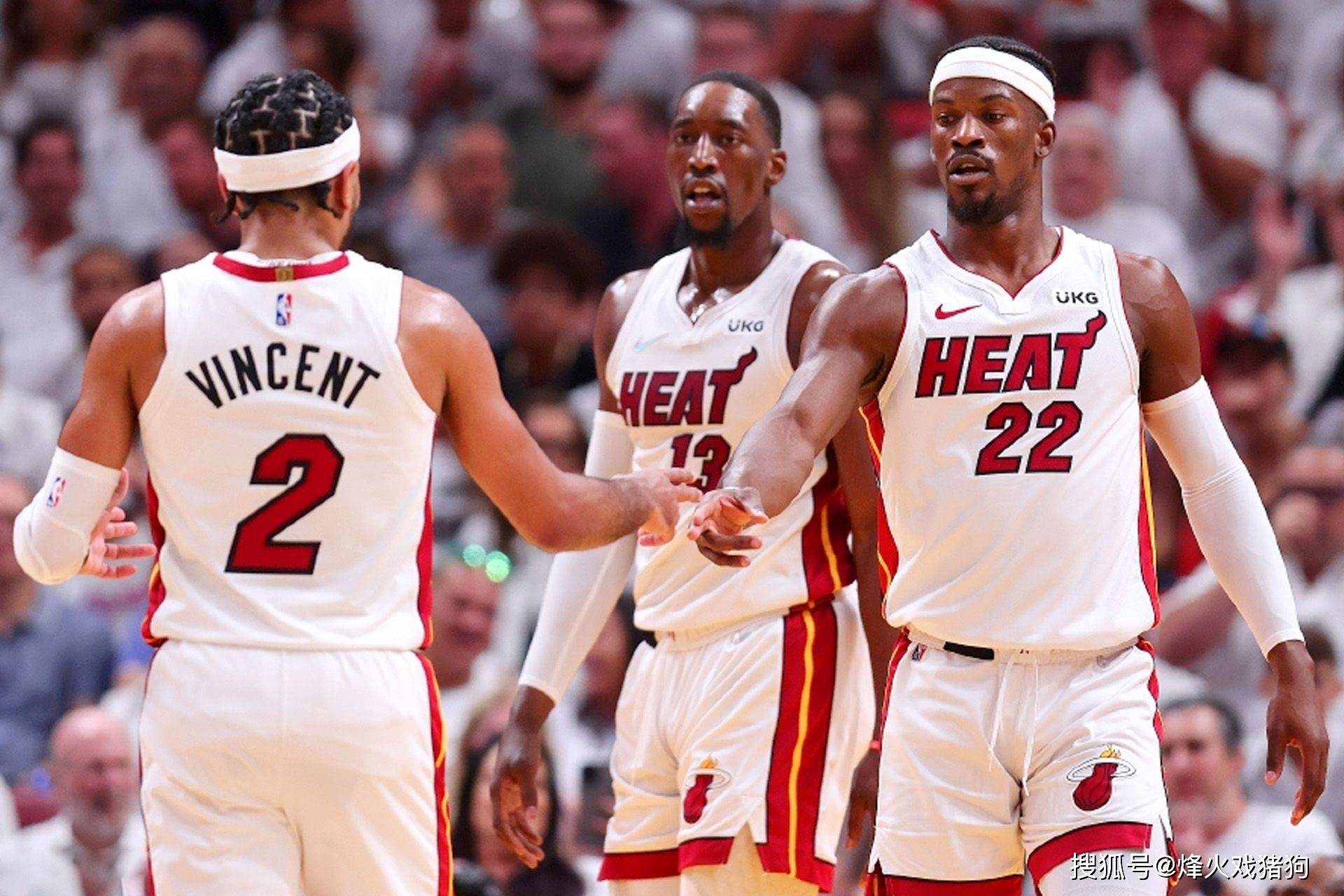 小麦惊天倒钩 苏格兰4-2丹麦晋级世界杯（小麦倒挂金钩，苏格兰4-2击败丹麦晋级世界杯）