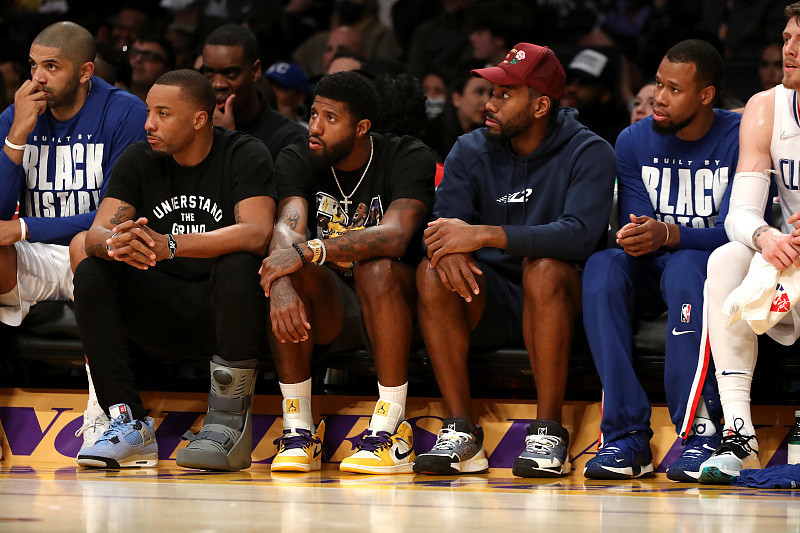 掘金约基奇豪取三双助球队连胜（约基奇砍下三双 率掘金延续连胜）